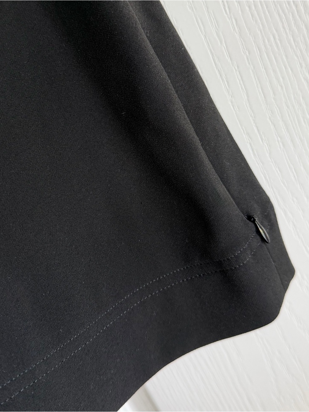 ST. JOHN Cowl Neck Crepe Sleeveless Shell Top - Picture 5 of 7